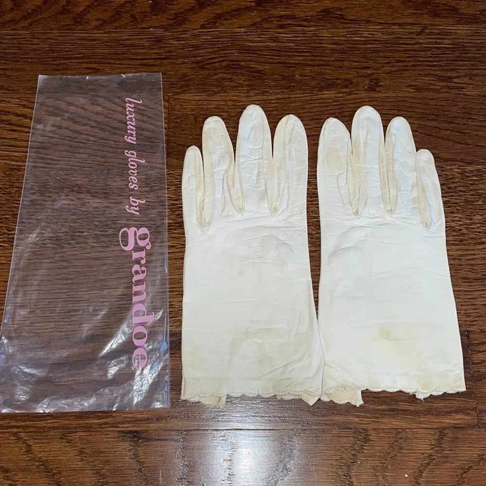Vtg Grandoe off white leather gloves